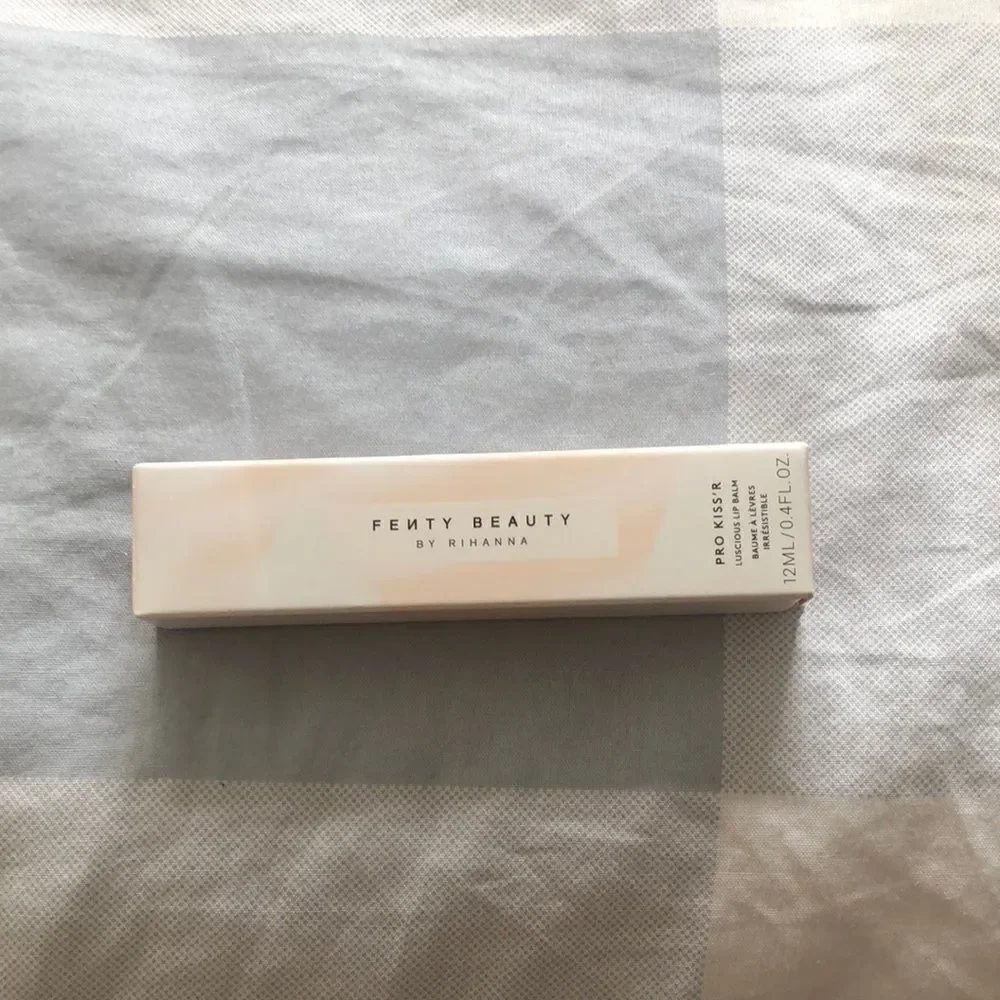 Fenty Beauty Pro Kisse’r Lip balm in Latte Lips NIB